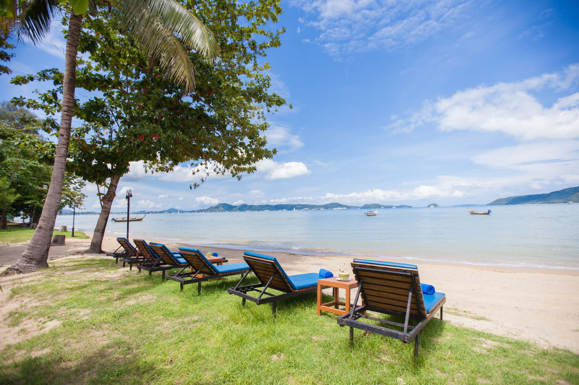 Chalong Beach Hotel Phuket Rawai 외부 사진