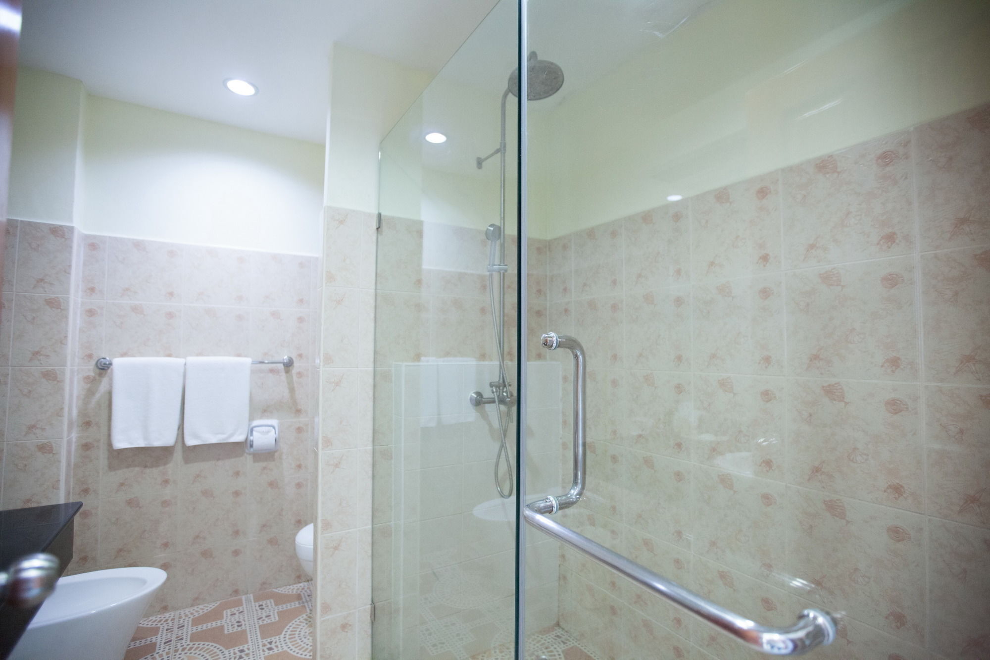 Chalong Beach Hotel Phuket Rawai 외부 사진
