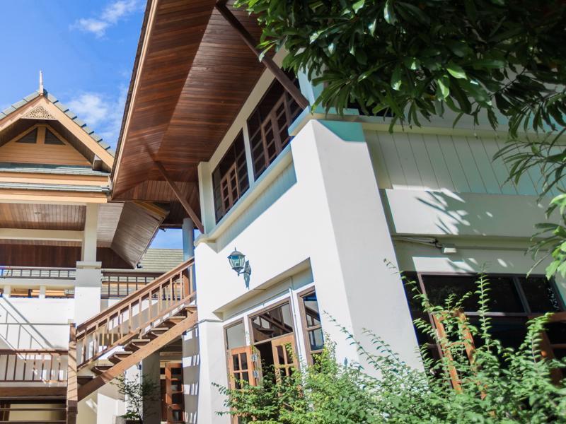 Chalong Beach Hotel Phuket Rawai 외부 사진